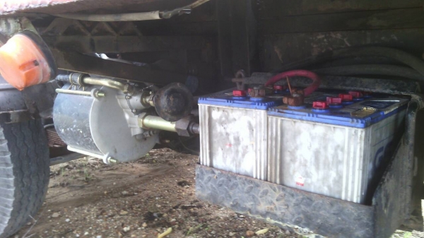 รถอีซูซุ 6 ล้อดั้ม NPR  110 แรงม้า.     สนใจติดต่อ  081 - 6079515