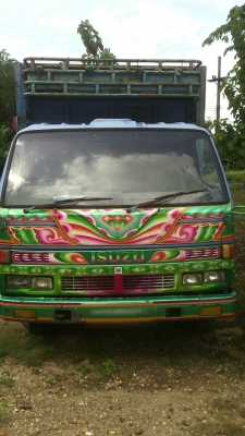 รถอีซูซุ 6 ล้อดั้ม NPR  110 แรงม้า.     สนใจติดต่อ  081 - 6079515