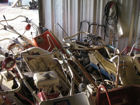 ขายรถเกี่ยวข้าวแบบเดินตาม1แถว คุโบต้า เกี่ยวแบบมัดทั้งข้าวและหญ้า สภาพพร้อมใช้งาน ราคาเริ่มต้น 9500-15000 บาท