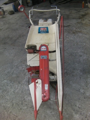 ขายรถเกี่ยวข้าวแบบเดินตาม1แถว คุโบต้า เกี่ยวแบบมัดทั้งข้าวและหญ้า สภาพพร้อมใช้งาน ราคาเริ่มต้น 9500-15000 บาท