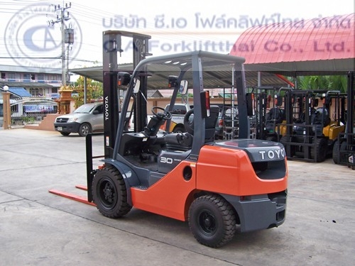 ขายรถ โฟล์คลิฟท์ TOYOTA รุ่น 8FDL30 (รถใหม่ปี 2015 เดือน3)