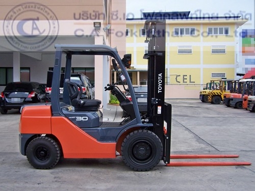 ขายรถ โฟล์คลิฟท์ TOYOTA รุ่น 8FDL30 (รถใหม่ปี 2015 เดือน3)