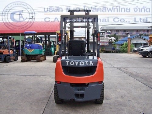 ขายรถ โฟล์คลิฟท์ TOYOTA รุ่น 8FDL30 (รถใหม่ปี 2015 เดือน3)