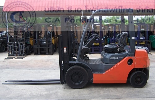 ขายรถ โฟล์คลิฟท์ TOYOTA รุ่น 8FD20