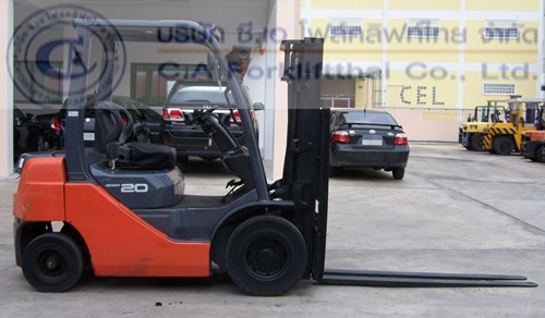 ขายรถ โฟล์คลิฟท์ TOYOTA รุ่น 8FD20