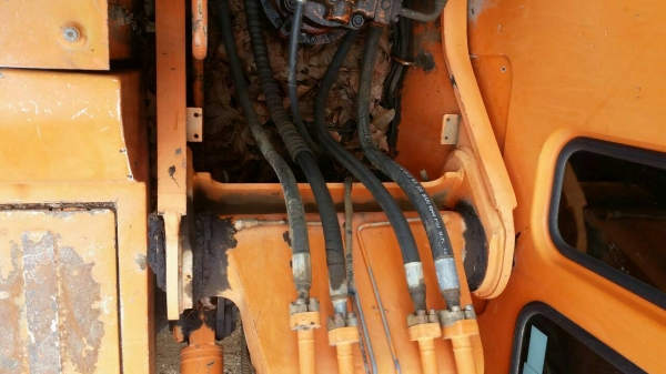 ขายรถแบคโฮ DOOSAN 220LC-V เอกสารอินวอย ไมล์ 6100 ขม.ราคา 650000