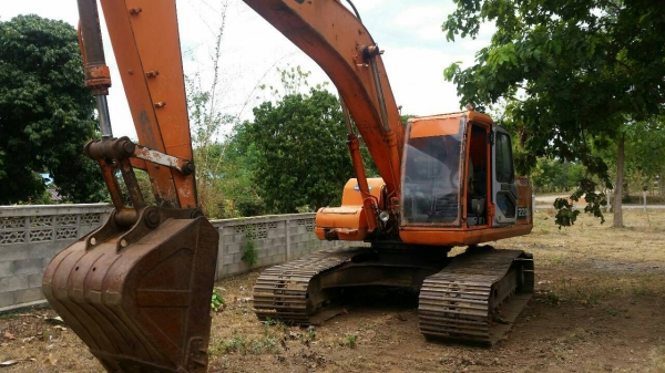 ขายรถแบคโฮ DOOSAN 220LC-V เอกสารอินวอย ไมล์ 6100 ขม.ราคา 650000