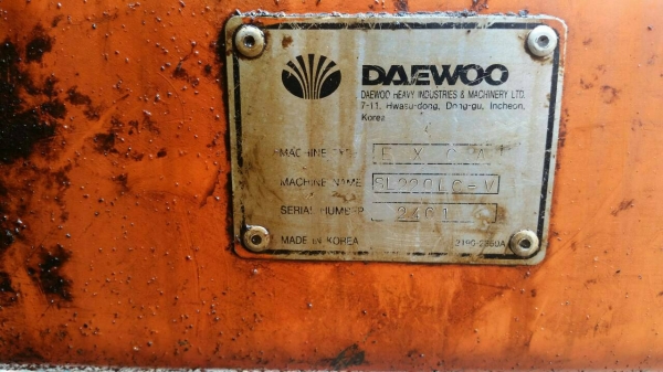 ขายรถแบคโฮ DOOSAN 220LC-V เอกสารอินวอย ไมล์ 6100 ขม.ราคา 650000