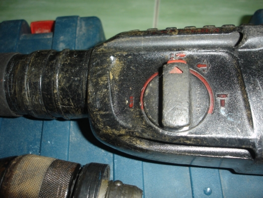 ขายสว่านโรตารี่ Bosch รุ่น GBH 2-26 DFR(800W.)ถอดเปลี่ยนหัวได้