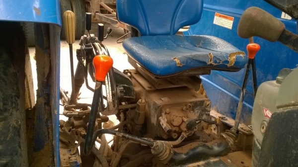 ขายรถไถ NEWHOLLAND TT75 สองเพลา ออกห้างปี 54 เอกสารเล่มทะเบียน อุปกรณ์ผานดันหน้าอย่างเดียว ราคามาคุยกันครับ ขายรถไถ NEWHOLLAND TT75 สองเพลา ออกห้างปี 54 เอกสารเล่มทะเบียน อุปกรณ์ผานดันหน้าอย่างเดียว ราคามาคุยกันครับ