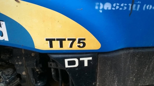 ขายรถไถ NEWHOLLAND TT75 สองเพลา ออกห้างปี 54 เอกสารเล่มทะเบียน อุปกรณ์ผานดันหน้าอย่างเดียว ราคามาคุยกันครับ ขายรถไถ NEWHOLLAND TT75 สองเพลา ออกห้างปี 54 เอกสารเล่มทะเบียน อุปกรณ์ผานดันหน้าอย่างเดียว ราคามาคุยกันครับ