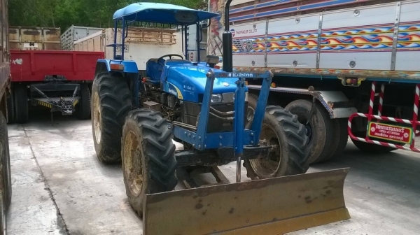 ขายรถไถ NEWHOLLAND TT75 สองเพลา ออกห้างปี 54 เอกสารเล่มทะเบียน อุปกรณ์ผานดันหน้าอย่างเดียว ราคามาคุยกันครับ