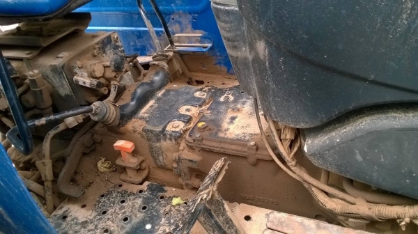 ขายรถไถ NEWHOLLAND TT75 สองเพลา ออกห้างปี 54 เอกสารเล่มทะเบียน อุปกรณ์ผานดันหน้าอย่างเดียว ราคามาคุยกันครับ ขายรถไถ NEWHOLLAND TT75 สองเพลา ออกห้างปี 54 เอกสารเล่มทะเบียน อุปกรณ์ผานดันหน้าอย่างเดียว ราคามาคุยกันครับ