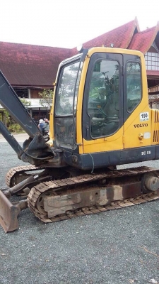 ขายรถชุด 3 คัน รถแบคโฮ VOLVO EC55 รถแทรคเตอร์ KOMATSU D50A-15 รถบรรทุก 6 ล้อดัมพ์ TOYOTA 115 รวม 850000
