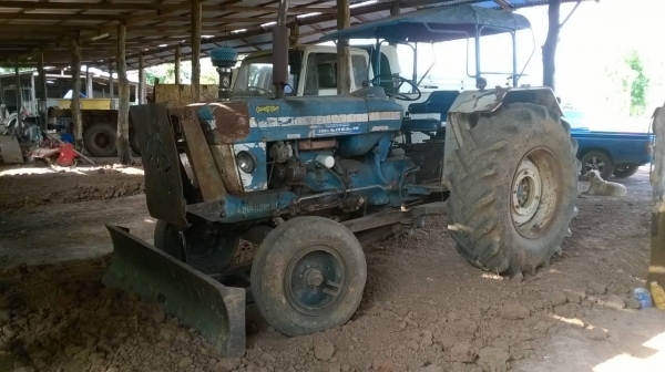 ขายรถไถ FORD 6600 T5 อุปกรณ์มีผานดันหน้า ผาน 3 และผาน 7 เอกสารเล่มทะเบียนครบ ราคาคุยกันได้ครับ