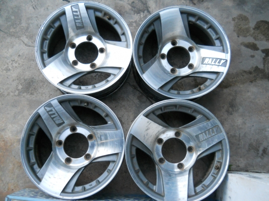 พี่ที่ กทม จองแล้วครับ รอส่งมอบ แม็กซ์ Enkei Rally 15"x7" 5รู 139.7 ใส่คาริเบียน