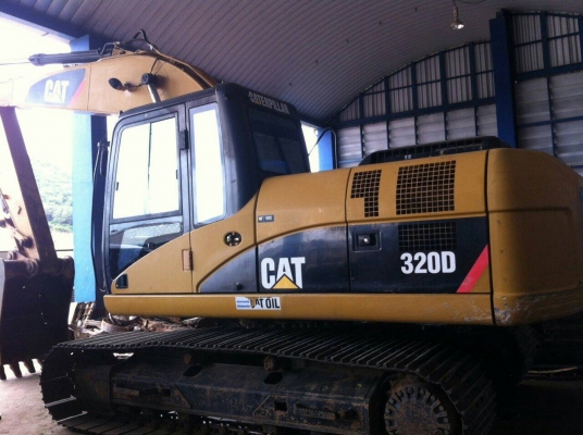 ขาย CAT 320 D สภาพสวยพร้อมใช้ ราคาต่อรองได้ ติดต่อได้ที่คุณ อ๊อฟ พิจิตร 086-737-9991
