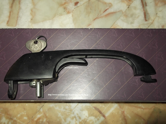 มือเปิดประตู โฟลคตู้ T3 พร้อมลูกกุญแจแท้