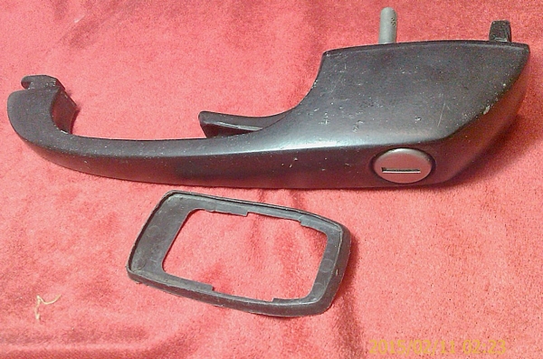 มือเปิดประตู โฟลคตู้ T3 พร้อมลูกกุญแจแท้