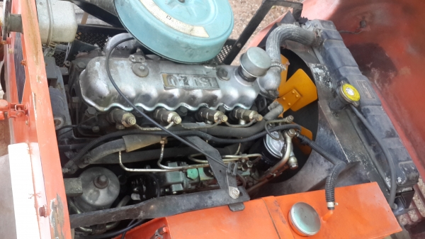 ขายด่วน รถพ่นยา แบบนั่งขับ ขนาด 1,000 ลิตร