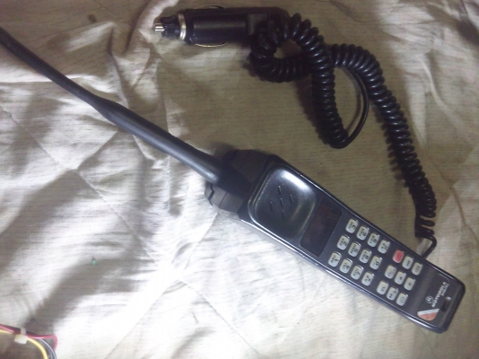 มือถือ โมโต รุ่นกระติกน้ำ