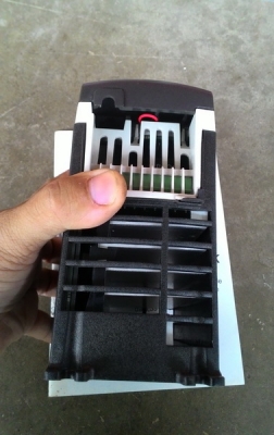 ขาย INVERTER ยี่ห้อ(EMERSON) Control techniques 0.75 KW, 1 HP ใช้ไฟบ้าน มีเพิ่ม 1 ตัว