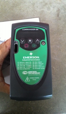 ขาย INVERTER ยี่ห้อ(EMERSON) Control techniques 0.75 KW, 1 HP ใช้ไฟบ้าน มีเพิ่ม 1 ตัว