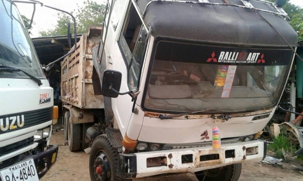 ขายดั้ม2เพลา MITSUBISHI FN527M-A เครื่อง6D16 พ.เพาเวอร์ เบรกทิฟฟี่ ภายในสวย สภาพพร้อมใช้งาน เอกสารพร้อมโอน สนใจโทร 090-8588220คุณนะ 093-3258446คุณบิว ID:narong498 หรือเข้าดูสินค้าอื่นๆได้ที่ www.truck.in.th/498 หรือเพจFacebook ณรงค์ ซื้อขายรถมือสอง (เว็บไ ขายดั้ม2เพลา MITSUBISHI FN527M-A เครื่อง6D16 พ.เพาเวอร์ เบรกทิฟฟี่ ภายในสวย สภาพพร้อมใช้งาน เอกสารพร้อมโอน สนใจโทร 090-8588220คุณนะ 093-3258446คุณบิว ID:narong498 หรือเข้าดูสินค้าอื่นๆได้ที่ www.truck.in.th/498 หรือเพจFacebook ณรงค์ ซื้อขายรถมือสอง (เว็บไ