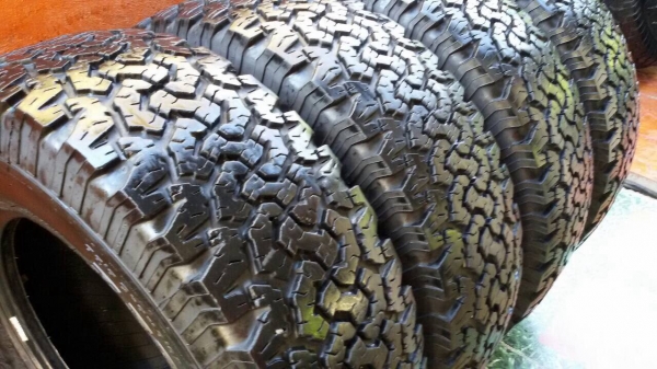 ยาง bf all 265/70/16 ปลายปี 11 สวยๆครับ