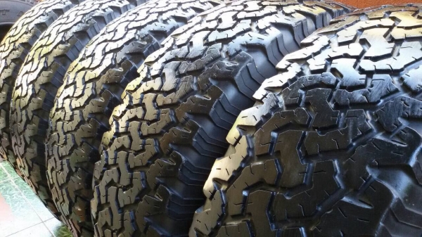 ยาง bf all 31 x 10.5 r15 สวยๆ 5 เส้นครับ ยาง bf all 31 x 10.5 r15 สวยๆ 5 เส้นครับ