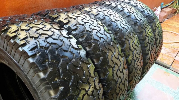 ยาง bf all 31 x 10.5 r15 สวยๆ 5 เส้นครับ ยาง bf all 31 x 10.5 r15 สวยๆ 5 เส้นครับ