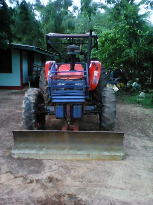 ต้องการขายรถแทรคเตอร์คูโบต้ารุ่น  M 7040