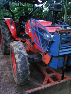 ต้องการขายรถแทรคเตอร์คูโบต้ารุ่น  M 7040
