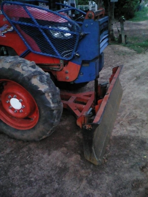 ต้องการขายรถแทรคเตอร์คูโบต้ารุ่น  M 7040
