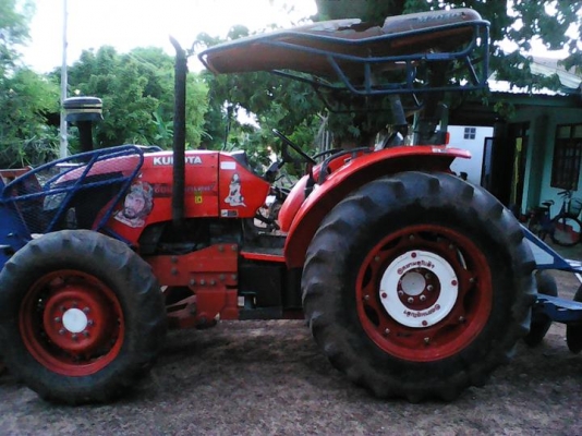 ต้องการขายรถแทรคเตอร์คูโบต้ารุ่น  M 7040