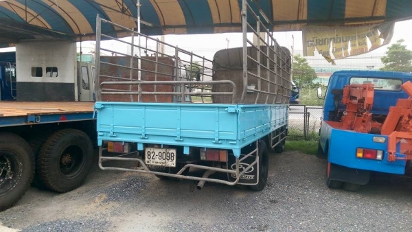 6ล้อ NKR 110 แรง ยาว 4.30 รถสภาพดี คัสซีสวยครับ ภายในเดิมๆ เครื่องดี