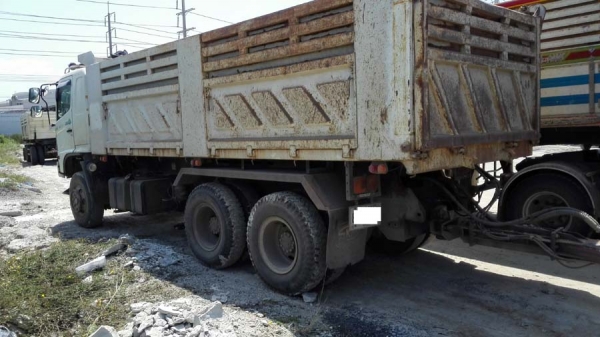 Hino FM1ANKD ปี 53 เดิมๆ สวยเต็มตามรุ่น Hino FM1ANKD ปี 53 เดิมๆ สวยเต็มตามรุ่น