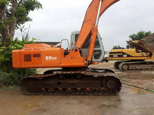 รถแบคโฮ HITACHI EX200-1 ราคา 650,000 บาท.