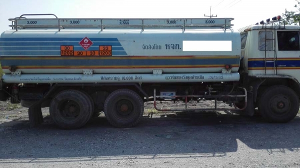 รถบรรทุกน้ำมัน/ Hino KT925 เครื่อง HO7C เทอโบ เพลาเดียวบรรทุก 150,000 ลิตร
