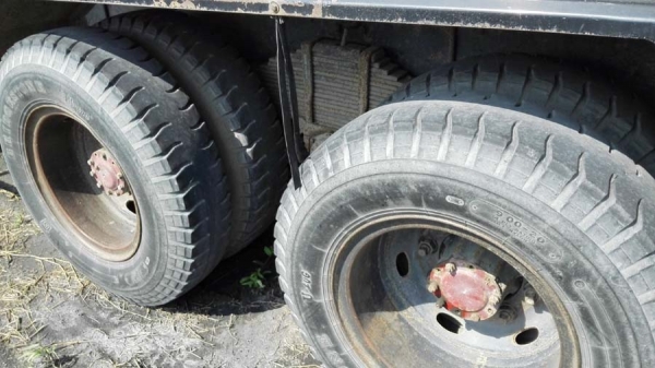 รถบรรทุกน้ำมัน/ Hino KT925 เครื่อง HO7C เทอโบ เพลาเดียวบรรทุก 150,000 ลิตร