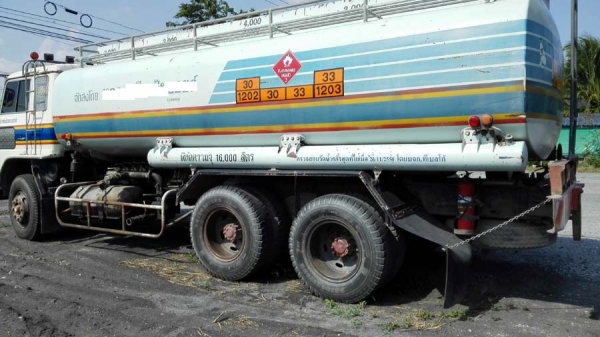 รถบรรทุกน้ำมัน/ Hino KT925 เครื่อง HO7C เทอโบ เพลาเดียวบรรทุก 150,000 ลิตร