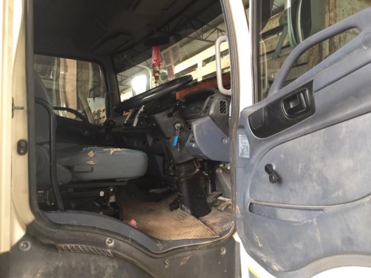 22 ล้อ แม่-ลูก 380 แรง ปี 2554 ยางสวย ไมล์แค่ 1.5 แสน รถมี 3 ชุดเลือกได้