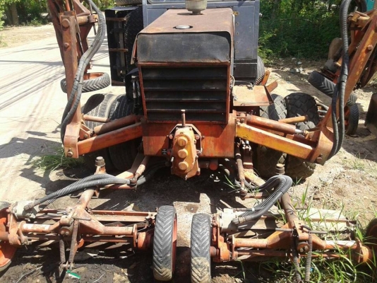 รถตัดหญ้า 7 ชุดใบตัดเครื่อง 4 สูบ มีแอร์ในเก๋ง นำเข้าจากนอก รถตัดหญ้า 7 ชุดใบตัดเครื่อง 4 สูบ มีแอร์ในเก๋ง นำเข้าจากนอก