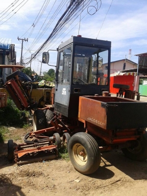 รถตัดหญ้า 7 ชุดใบตัดเครื่อง 4 สูบ มีแอร์ในเก๋ง นำเข้าจากนอก รถตัดหญ้า 7 ชุดใบตัดเครื่อง 4 สูบ มีแอร์ในเก๋ง นำเข้าจากนอก