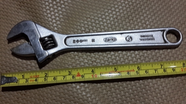 ประแจเลื่อน ญี่ปุ่น 8 นิ้ว ประแจเลื่อน ญี่ปุ่น 8 นิ้ว