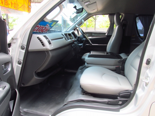 TOYOTA HIACE COMMUTER 2.5D4D ปี2012  ราคา 879,000 บาท