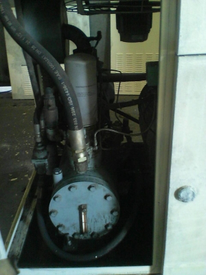 ขายปั๊มลมโรตารี่สกรู  FU SHENG SAS350AII ( มี 2 ตัว ราคาตัวละ 100000 บาท ) ราคาต่อรองได้