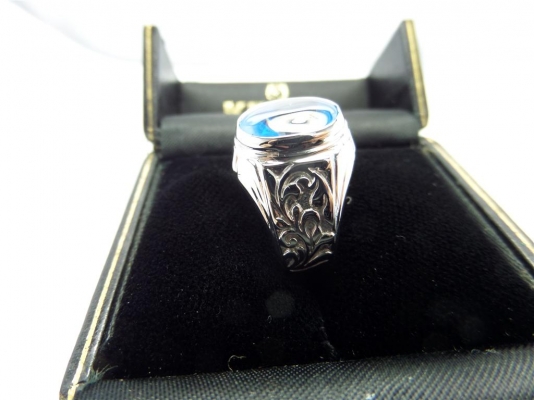 แหวนเงินแท้925พลอยสีฟ้าหน้าหลังเบี้ยก้นเจียรเหลี่ยม