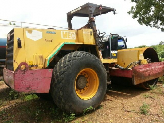 ขายรถบด DYNAPAC CA251D 2 เพลา 2 เปลือก เอกสารเล่มทะเบียน ราคา 1000000