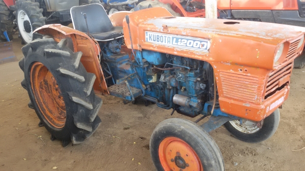 ขายครับรถไถคูโบต้า 22แรงเพลาเดียว ราคา38000บาท  รถอยู่ วังบัว อ คลองขลุง จ กำแพงเพชรสนใจโทร 0813655997 อำพรพาเจริญราคาคุยกันได้อีกนะครัย